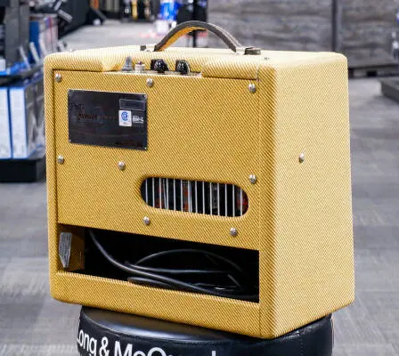 Fender - Pro Junior IV 15W 1x10 Tube Combo Amp - Lacquered Tweed 2